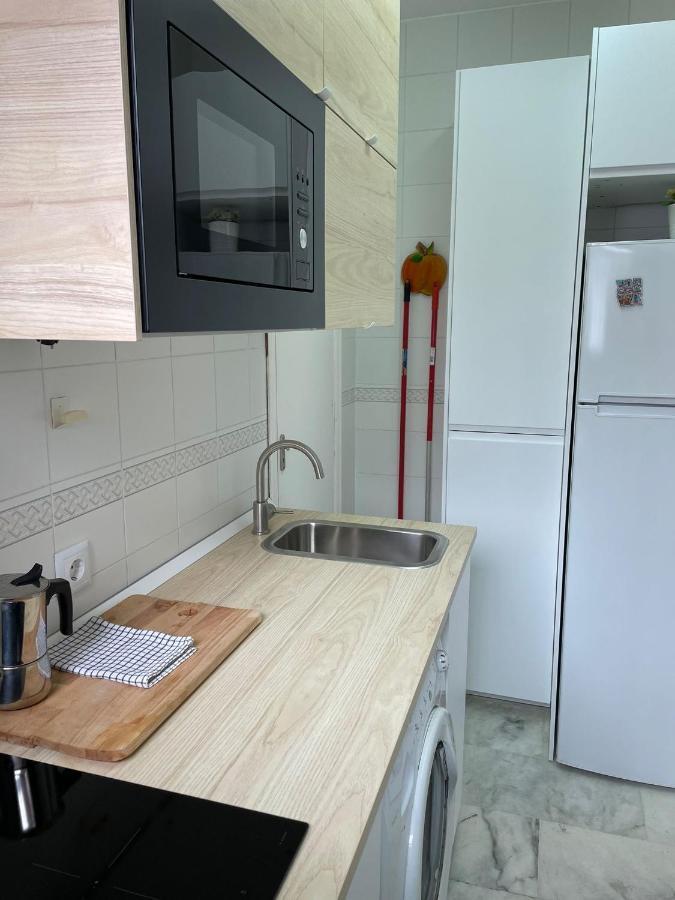 Muy Centrico Apto. En Tipico Patio Sevillano Buitenkant foto